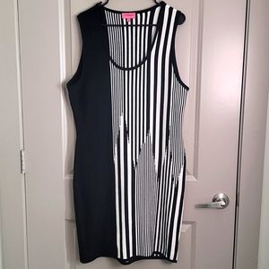 Carmen Marc Valvo Womens Dress size XL - Black and White